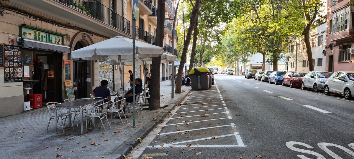 silviacasorran's tweet photo. Nous aparcaments de #motobcn a la calçada, al barri de #ProvençalsDelPoblenou, on aviat també tindrem #AreaVerda.
@Bcn_SantMarti #SantMartiEsMou 
#AlliberemVoreres 
@jordimartinlope https://t.co/a8Hmsguifl