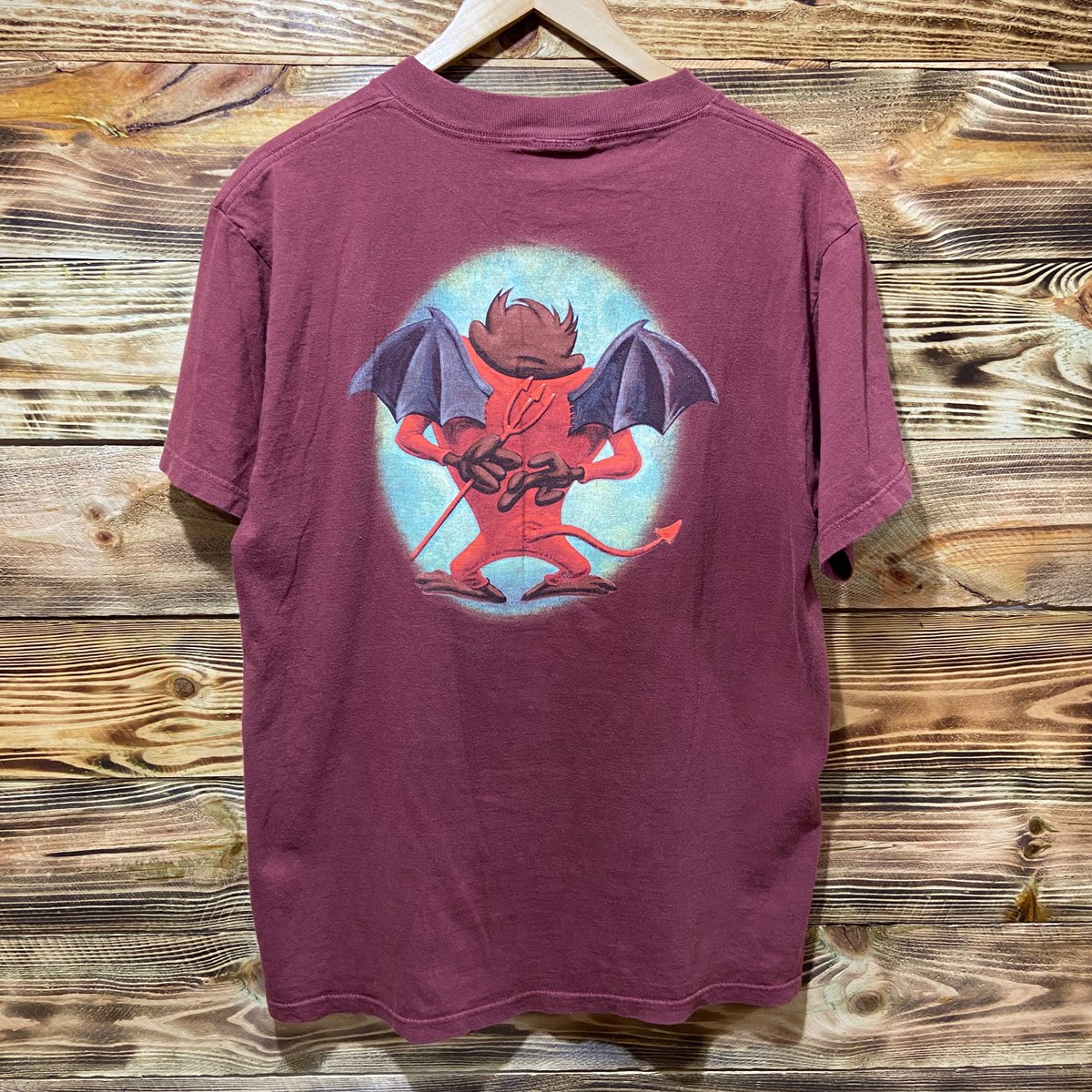 UndisputedChi23's tweet photo. Tasmanian Devil 😈
•
•
Size: Medium
Available for purchase via link in bio!!
https://t.co/HzpijgHefi
•
•
#undisputedchicago #vintage #taz #tasmaniandevil #looneytoons #vintagelooneytunes #streetwear #90s #90sclothing #singlestitch #vintageforsale #vintagetshirts https://t.co/b3rw52CJZv