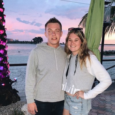 carlyetreadway's tweet photo. #NewProfilePic https://t.co/lhl5n2iDwz
