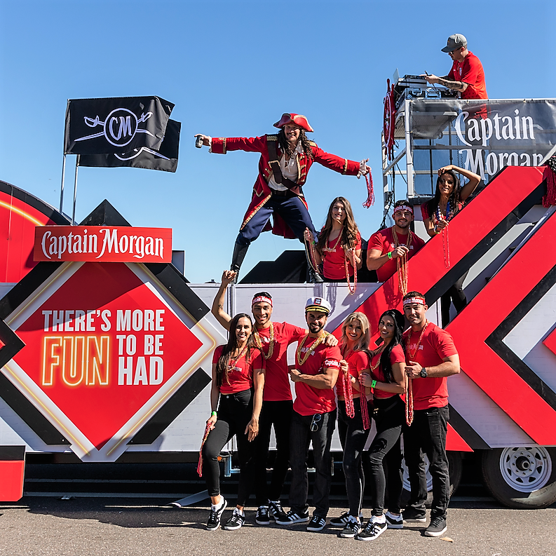 AboutFaceModels's tweet photo. Fun with @CaptainMorganUS at @GasparillaTampa
#AboutFaceModels #ModelingAgency #EventModels #PromoModels #PrintModels #Gorgeous #Model #Modeling #CaptainMorgan #Tampa #Florida #FLmodels #parade #Gasparilla #float https://t.co/KAYCKkZWDT