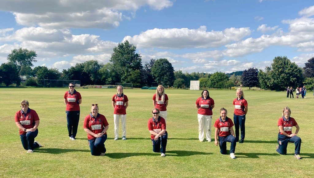 ClubDevizes's tweet photo. First match of the 2020 season team photo......we're all friends really 😂🤷‍♀️🏏
@EmilyBoggggg @AmzLangEdis @Banham22 @AnnaMaeShearn @JenHeppell 

#sociallydistanced #womenscricket #girlscricket #wiltshirecricket #devizes #devizessport #wiltshire #cricketisback https://t.co/KRc3IVbeCS