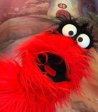 Meet Big Red! 

Join him as he sets off on a quest for help from the street wise ‘Scardedy Cat’ who knows all about the things that scare us. Learn more about our exciting new In-School Experiences in our new education pack: rainbowfactorykids.com/2020-ed-pack #education #workshop