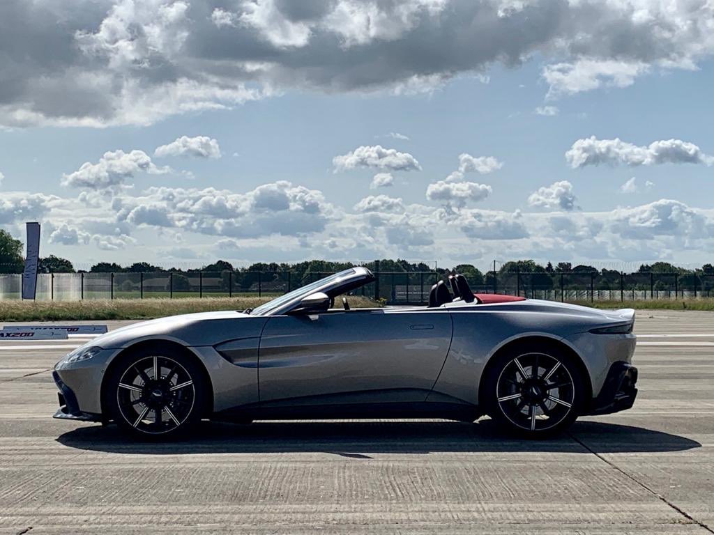 Aston Martin Reading tweet media