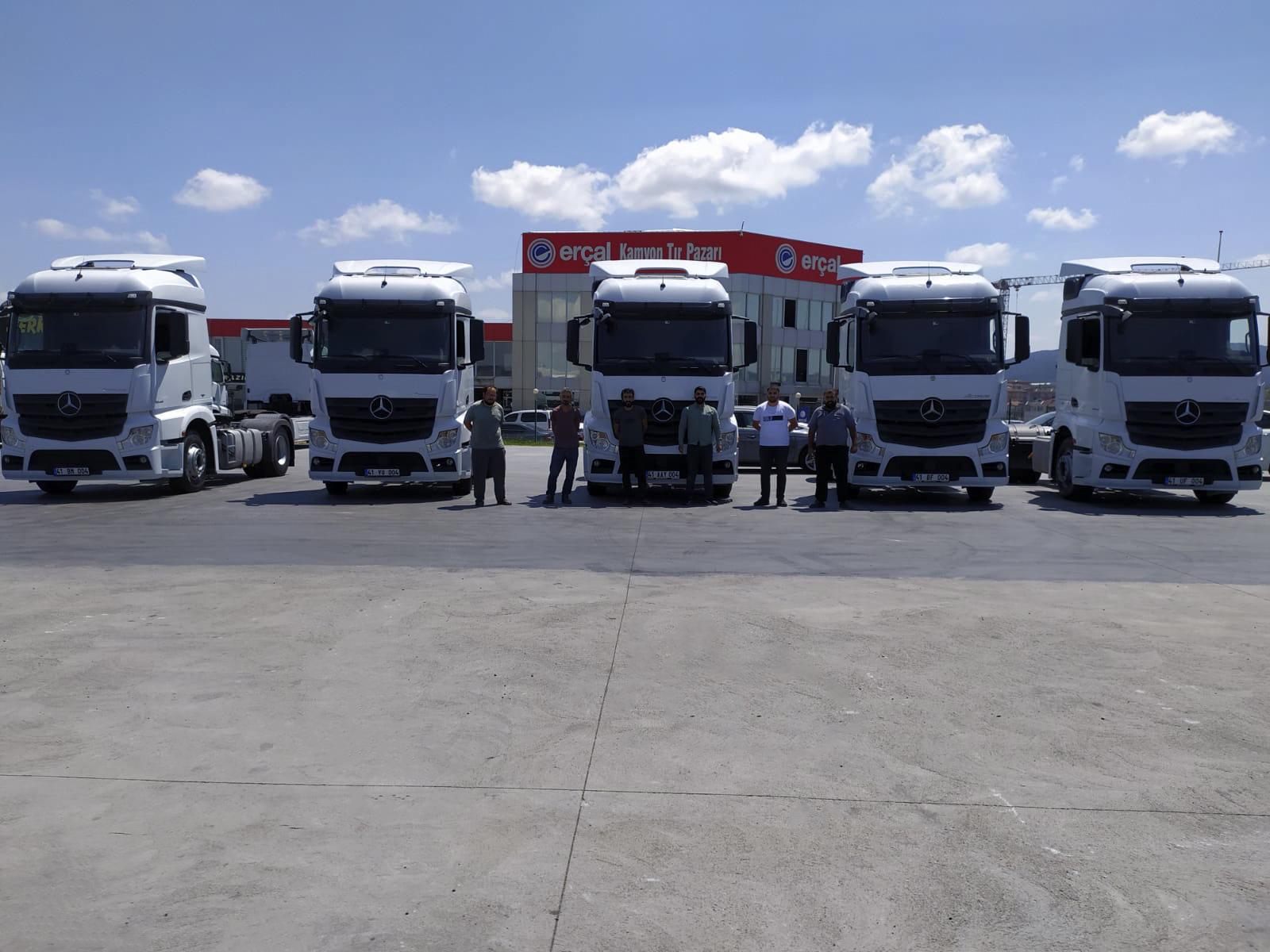 ercal trucks on twitter cakan nakliyat filosunu 5 adet 2018 mercedes actros 1842 leri dahil etmistir arac teslimati ercal otomotiv istanbul sancaktepe subede gerceklesmistir teslimata cakan nakliyat in soforleri katilmistir tercihini ercal