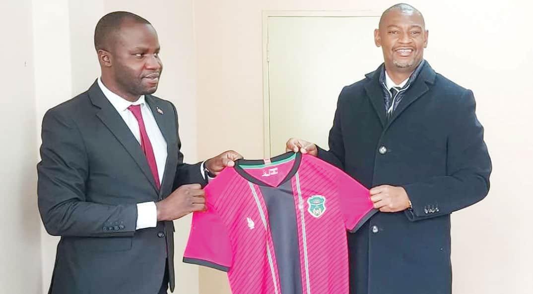 MalawiPost's tweet photo. Dust is refusing to settle on the spat between Minister of Sports Ulemu Msungama and Football Association of Malawi (Fam) president Walter Nyamulandu as some former stars think Nyamilandu has to step down. #Malawi @towiae9 @elias_mambo @roynkosi https://t.co/R5eBjWUjE6