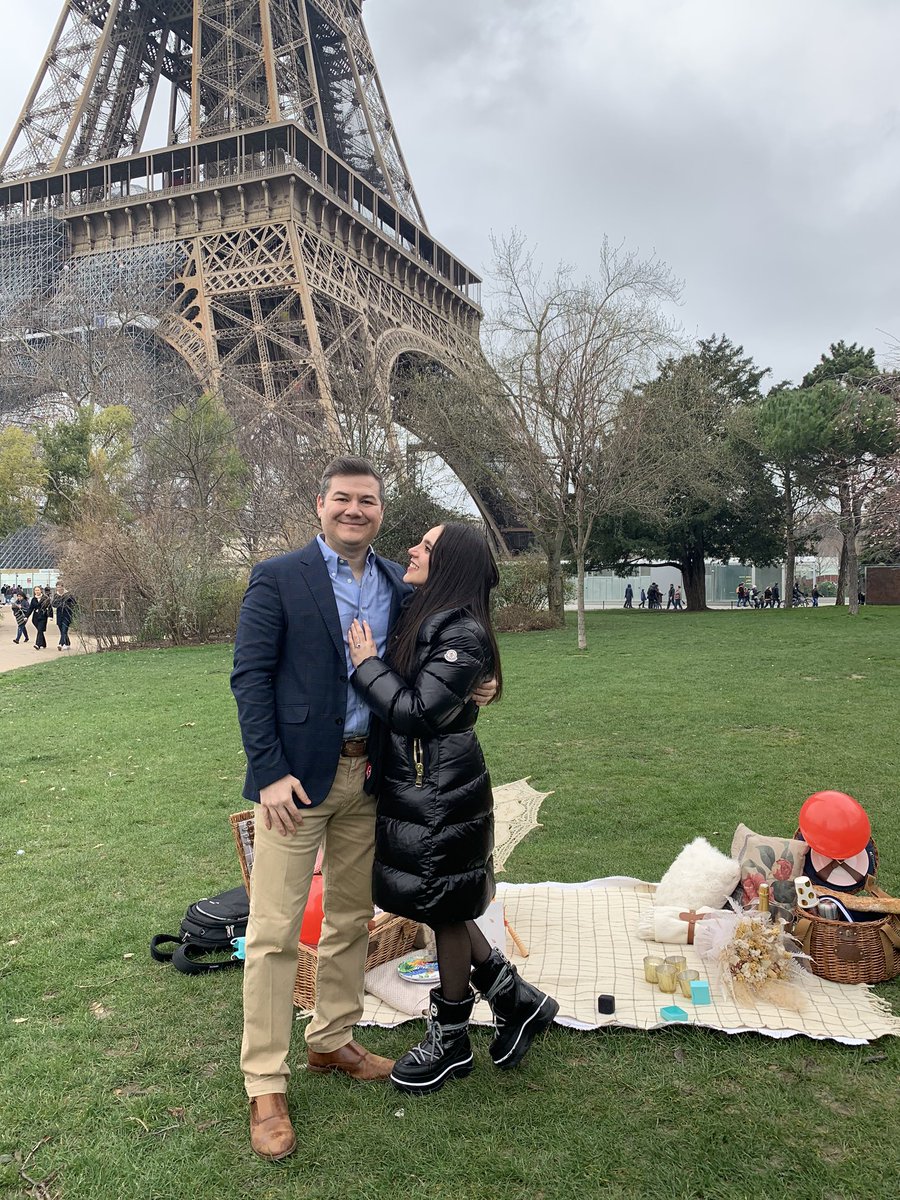 anapaulinads's tweet photo. Hoy cumplimos seis meses de comprometidos @joseangelrdzc ✨💕💍#paris #engagement #enaged #2020 https://t.co/CKc3uwvTlC