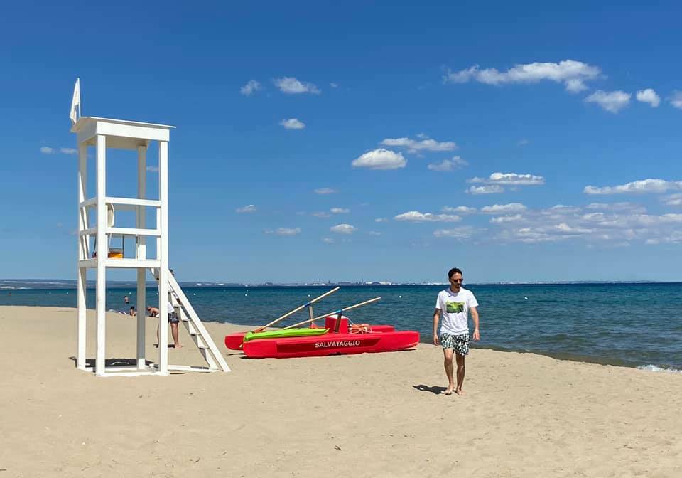 Si salvi chi può.

Le mie ferie 2020 hanno un significato particolare.

Non serviranno per riposare.

Sfido chiunque a dire che una vacanza al mare con bimbi piccoli può consentire al corpo di riposare. Semmai può essere il contrario.

Qui bisogna investire ogni riserva per …
