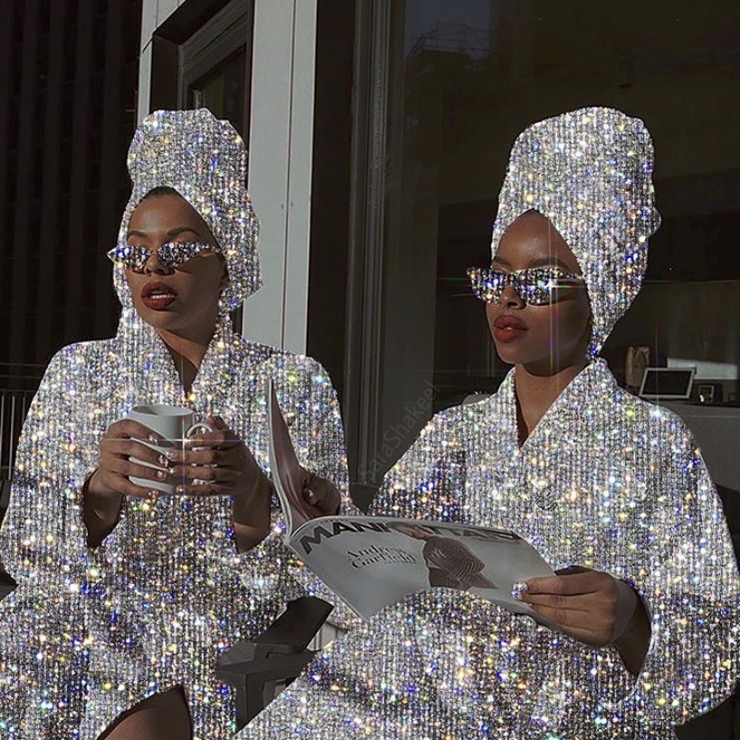 When Monday came too quickly and you’re not ready to get out of your robe for a Zoom meeting...☕️  Schedule same-day delivery for WFH attire, or a return so you can stay in your robe with GoFlyy. Head here for more info: bit.ly/38Je5e1 📷 <a href="/sarashakeel/">sara shakeel</a>