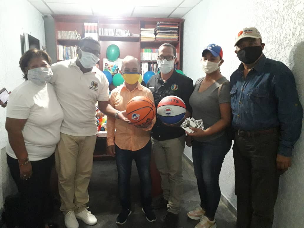DarioVAD's tweet photo. Con alegría y entusiasmo estuvo el día del niño en nuestro municipio, que nada ni nadie pueda quitarle la sonrisa a nuestros niños de su rostro. https://t.co/gnRRWAP3O7