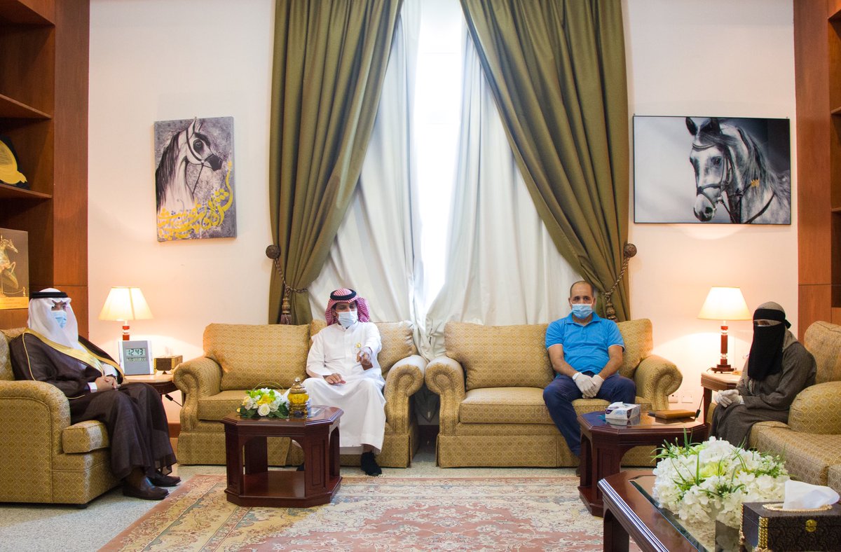 DawadmiHospital's tweet photo. إستقبل سعادة محافظ الدوادمي
الأستاذ/ سلطان بن سعد السديري.
مدير مستشفى المحافظة
الإخصائي/ أحمد بن بجاد الرخيمي.
و مدير المحجر الصحي
الأستاذ/محمد عبدالله الدحيم.
لتفعيل و تركيب الإسوار الصحي لمن تم إختيارهم لأداء فريضة الحج لهذا العام
من المقيمين في المحافظة. https://t.co/bIpAR43lGs
