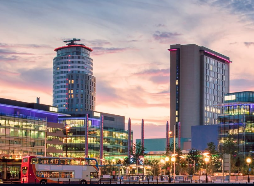 IntgScaffolding's tweet photo. We can provide commercial businesses in Manchester with a range of services. Find out more about our Manchester scaffolding services: https://t.co/uRqJseWDhD https://t.co/K2GJ8nXknf