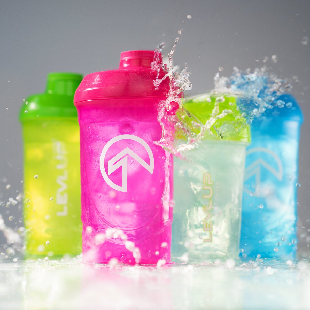 levlupfr's tweet photo. On vous présente nos nouveaux shakers :
🔸Pro Shaker Pink Cloud
🔸Pro Shaker Mystic Green
🔸Pro Shaker Sky Blue
🔸Pro Bottle Classic Green
Maintenant disponible 😍
#levlup #proshaker #probottle #unfairdontcare https://t.co/uzBfea2FD8