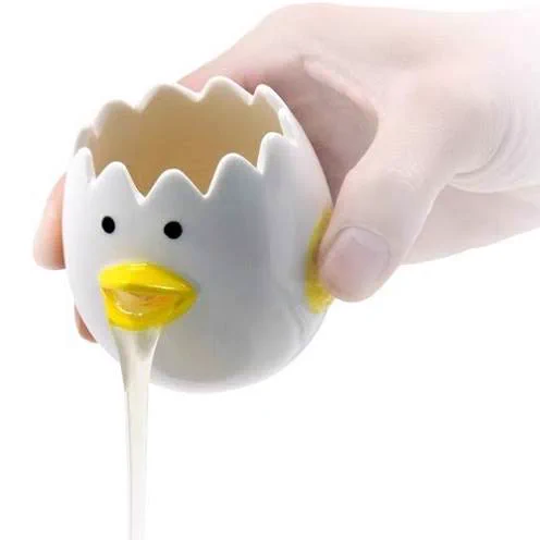 卵黄分離器のデザインに悪意あり！？ニワトリが見たら悔しくて泣くぞ！