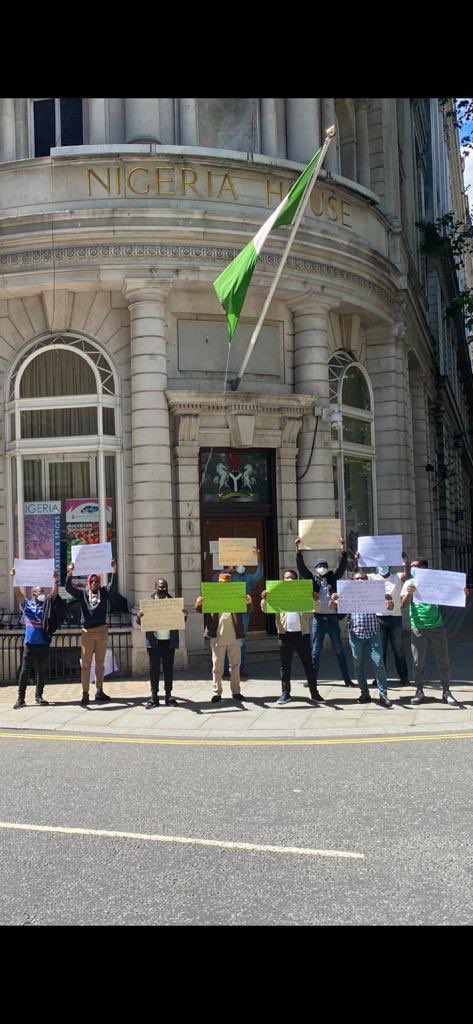 NDDCwhy's tweet photo. In addition to the peaceful protest, this petition was also submitted by representatives of the @2018Nddc and @2019Nddc. We urge Mr @NGRPresident to mandate @cenbank and @NDDCOnline to immediately pay our scholarship funds.
#Pay2018NDDCscholars 
 #Pay2019NDDCScholars #NDDCwhy https://t.co/cbBQkDBDcJ