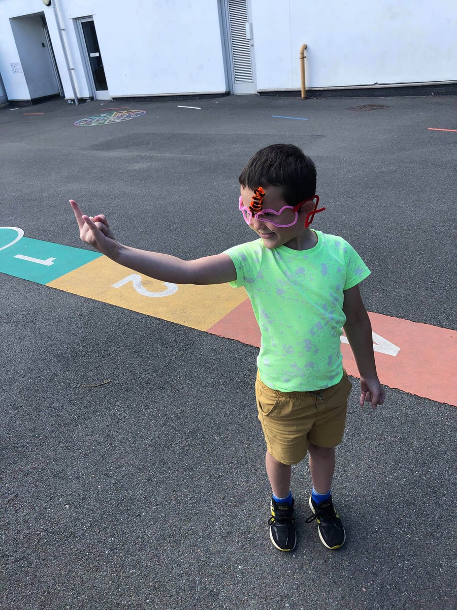 MissCollingsSPS's tweet photo. We have been feeling very creative today. Check out these fantastic sunglasses! @SPSPlymouth @boon_mrs @KempsterMrs https://t.co/CP177FxJ92