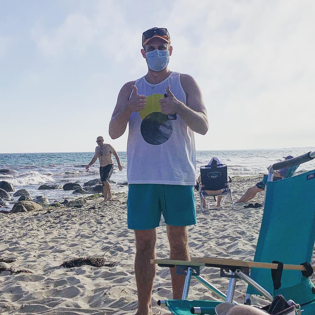 Browngensurg's tweet photo. In the midst of a heat wave, no place better to be than at the beach with part of your very multi-talented residency family ☀️ 🌊❤️ #brownsurgery #browngeneralsurgery #browngensurg #RhodeIsland #summertime #residencyfamily #residentwellness https://t.co/hRcEF27MCR