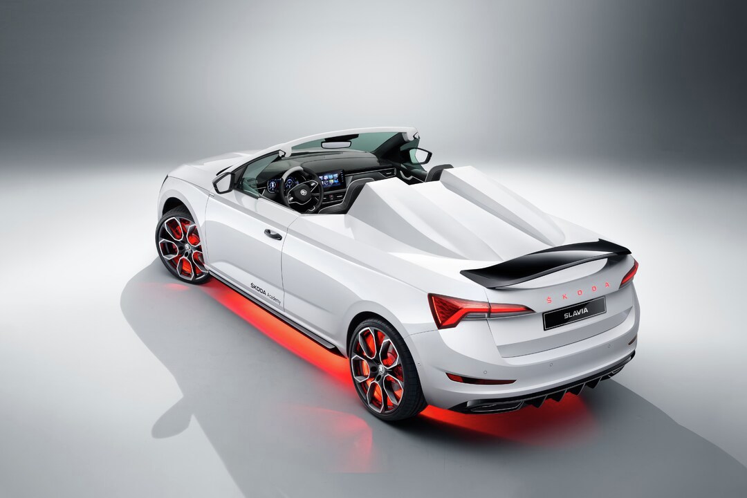 skodaautonews's tweet photo. The open-topped #SkodaSlavia represents freedom of thought and the younger generation’s carefree attitude. With its roof removed, the #SLAVIA offers an exhilarating driving experience.
The 7th #SKODA student car has just been presented to the world! How do you like it? https://t.co/YajlsGhdDT