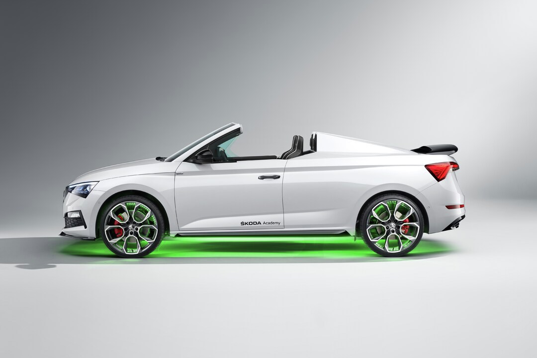 skodaautonews's tweet photo. The open-topped #SkodaSlavia represents freedom of thought and the younger generation’s carefree attitude. With its roof removed, the #SLAVIA offers an exhilarating driving experience.
The 7th #SKODA student car has just been presented to the world! How do you like it? https://t.co/YajlsGhdDT
