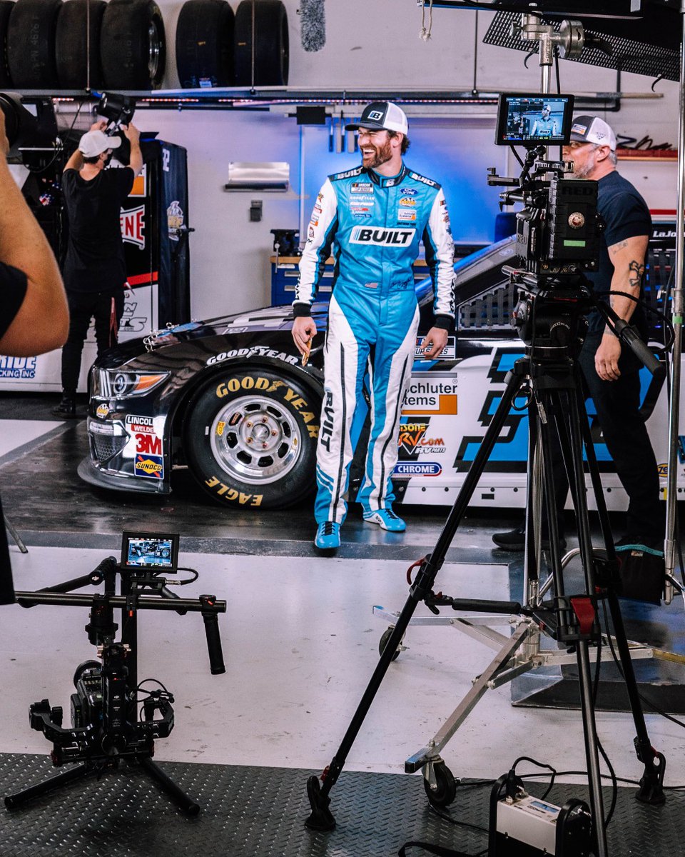 ManiosDigital's tweet photo. Behind the scenes with #CLTProductions on a recent shoot with #nascar driver #CoreyLaJoie. #CLTProductions used their Focus 12 Red Lock #Cartonitripod!

#cartonisocial #videographer #filmmaking #dop #setlife #filmmakersworld #cinematography https://t.co/y1cCLmPG34