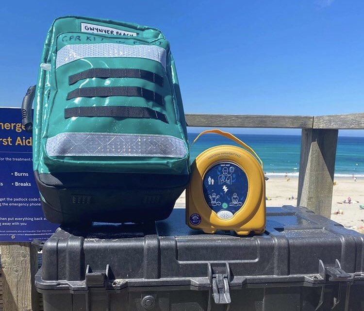 The community funded first-aid kit at the remote beach of Gwenver, West Cornwall now has a AED. My friend Bert Wright has done a fantastic job in seeing his idea become a reality. The kit has already proved its worth in a serious incident a few weeks ago. <a href="/returntoshore/">RETURN TO SHORE</a>