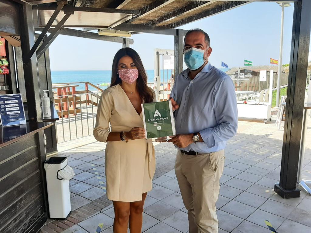 TurismoAND's tweet image. 📷La DT en #Málaga @Nuriarodriguezc ha visitado el @GranCostadelSol, en la Cala de Mijas, que cuenta ya su distintivo #AndalucíaSegura✅.

🗨️La delegada ha reconocido la labor de los empresarios y ha señalado "la inigualable oferta segura y de calidad de la provincia".