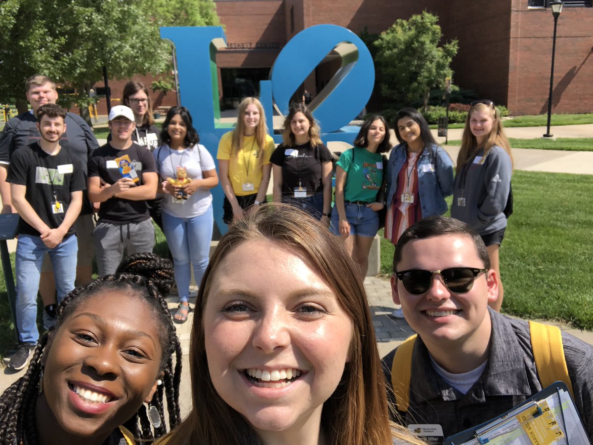TMAaronM's tweet photo. 💛🖤 Shocker Spirt 🖤💛 

Enjoy these photos from orientation last summer! Fun fact: the first photo is from @TMTaylorH’s orientation group! @newSHOCKS #newshocks20 https://t.co/vgX0UipmQH