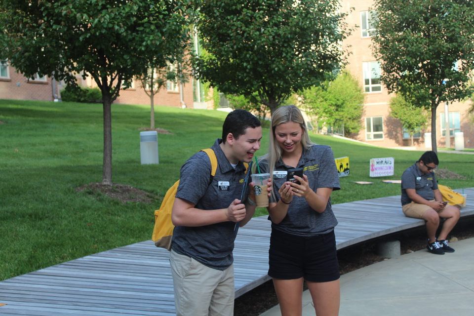 TMAaronM's tweet photo. 💛🖤 Shocker Spirt 🖤💛 

Enjoy these photos from orientation last summer! Fun fact: the first photo is from @TMTaylorH’s orientation group! @newSHOCKS #newshocks20 https://t.co/vgX0UipmQH