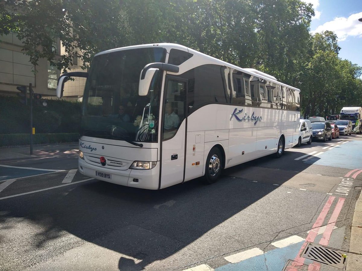 The last coach of the #HonkforHope convoy is from <a href="/KirbysCoaches/">Kirbys Coaches</a>! #BACKBritainsCoaches <a href="/backhousejones/">Backhouse Jones</a> <a href="/ChloeBHJ/">Chloe West</a> <a href="/JuliaDavies19/">Julia Davies</a>