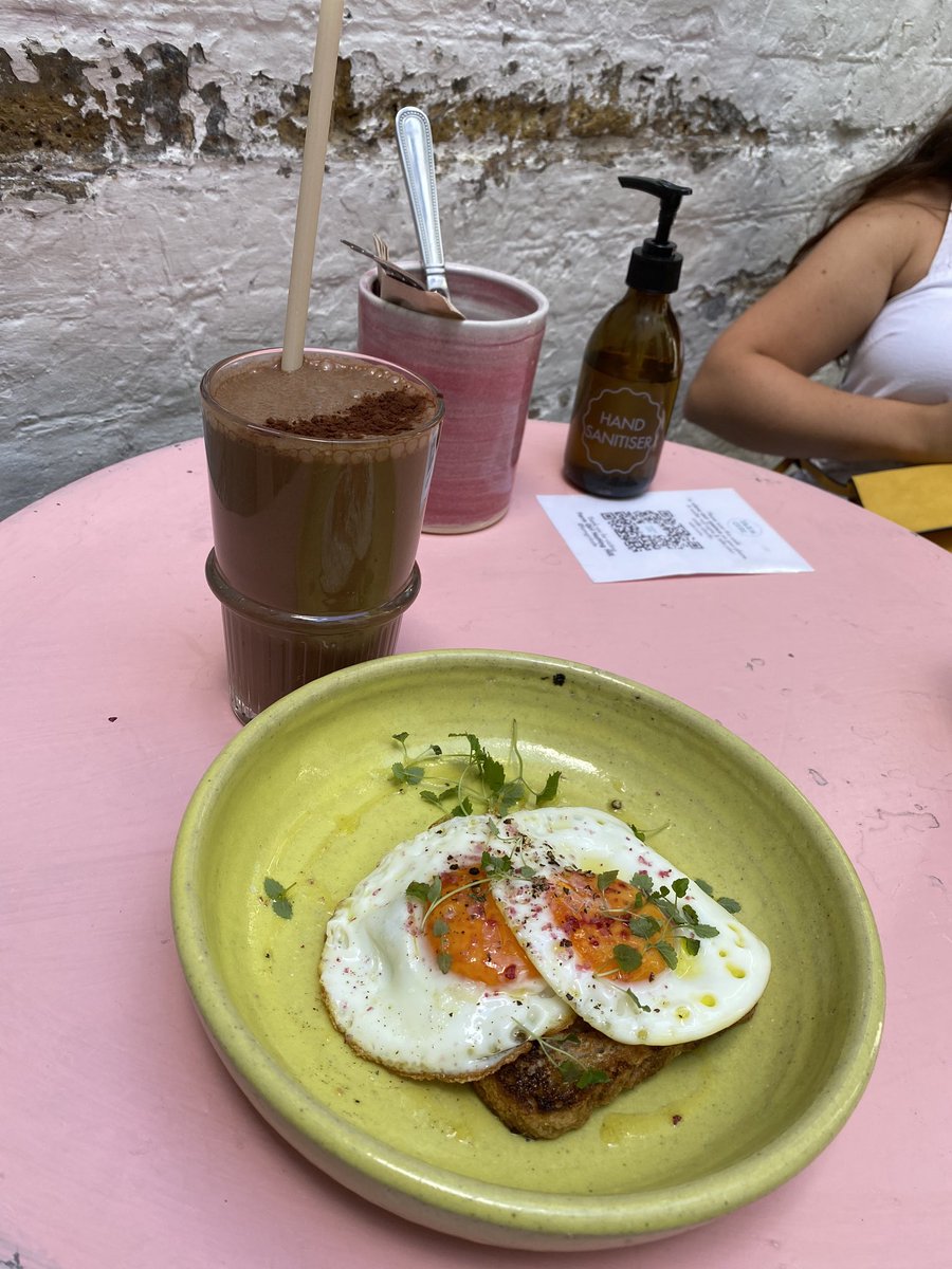 CGeokdjian's tweet photo. How do you like your eggs in the morning? π³ #Startingtheweekoffright https://t.co/zSDzu5X3DR