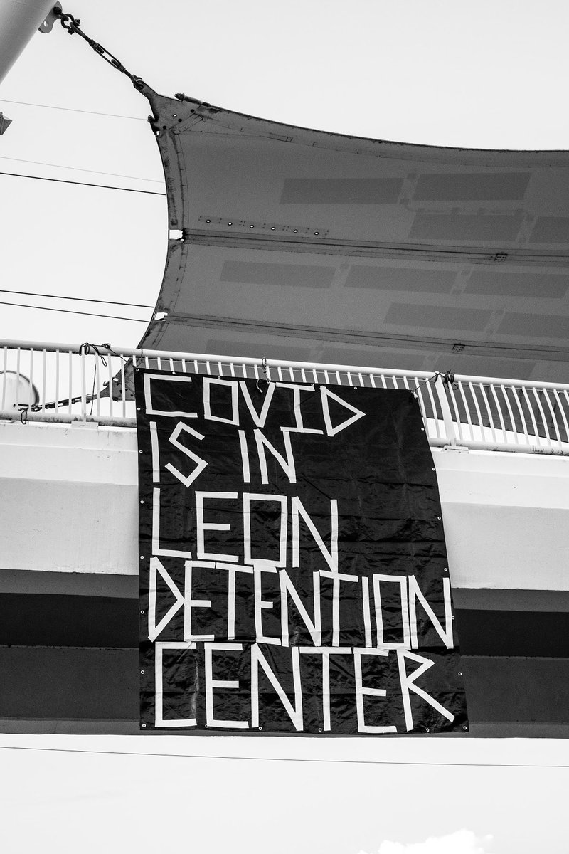 saskiyasoul's tweet photo. Seen today in Tallahassee, Florida. 
There’s an outbreak in Leon County Detention Center.The lives of people loved and cared for are at risk.Inmates who tested positive are only being given Tylenol and Gatorade to combat a deadly virus.Not only is this an injustice, it’s inhumane https://t.co/bqKIV3NWrp