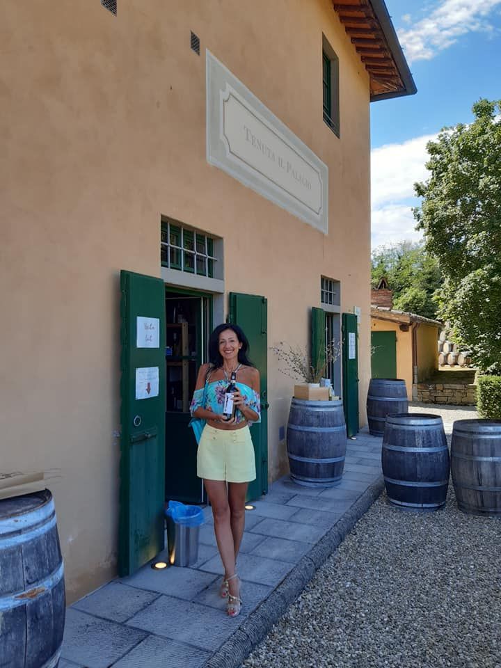 amo_wine's tweet photo. Visit at @tenutailpalagio la tenuta di #Sting & #TrudieStyler Cantina e vigneto a Figline Val d' Arno #WhenWeDance #winelover #musiclover #lovetuscany #tuscany #amowine https://t.co/0Ml9RsrjD4