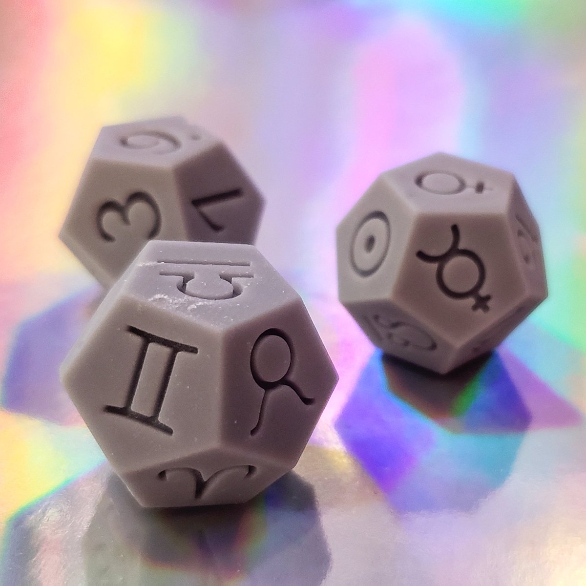 DaybreakDice's tweet photo. Another project I have going on. Very happy with how these came out of the printer! #dicemaking #dice #custom #resin #art #rpg #dnd #polyhedraldice #resindice #handmadedice #dicecollection #resincrafting #customdice #diceset #dicecollector #sharpedgedice #3dprinting #elegoomars https://t.co/rEiHLdQFhe