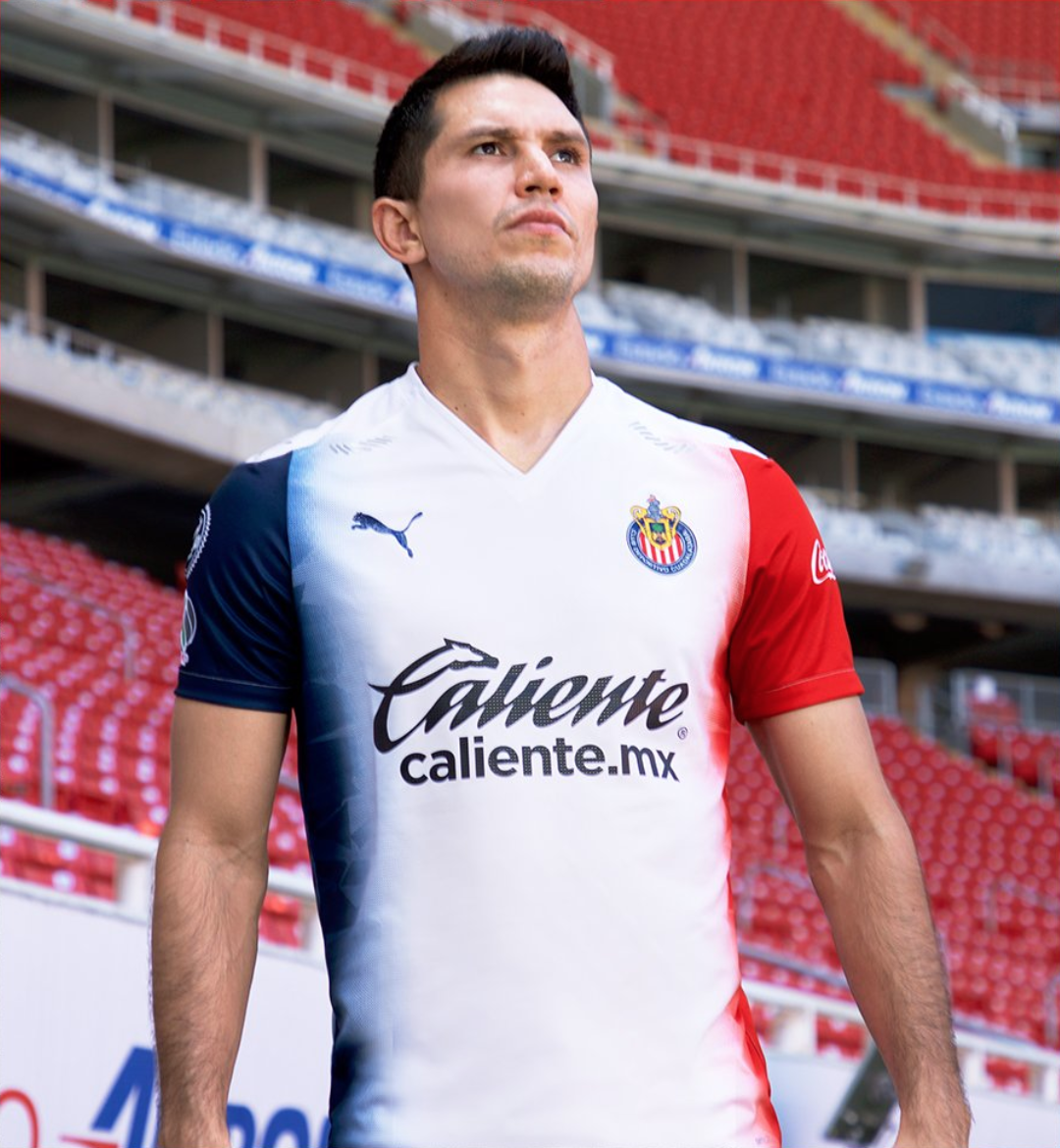 brfootball's tweet photo. Chivas launch their home and away kits for next season 🇲🇽 https://t.co/och8jCtTj9