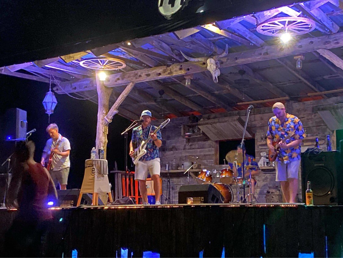 HarveyTooBass's tweet photo. Another awesome night on the Hill. Thank you to everyone who responsibly spent their Saturday with us. Can’t wait for the next @HowlinHillStage show! #HarveyTooBass #H2B #HowlinHill https://t.co/dePSoZk9Cb