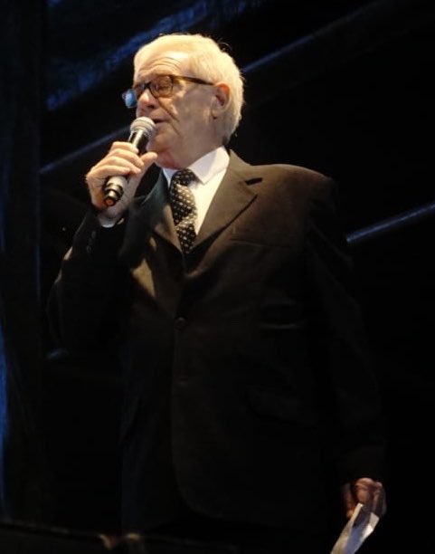 ⚫️ Nos Invade la Tristeza y el Dolor.....Pero Nos Reconforta Saber que Tu Voz, La Voz de #BolivarVoley en Cada Jornarda en el República de Venezuela, Nunca se Apagará 🎤. Hasta Pronto Roberto “Tuco” Galaz. 
Por Siempre en el ♥️ de la #FamiliaCeleste💙