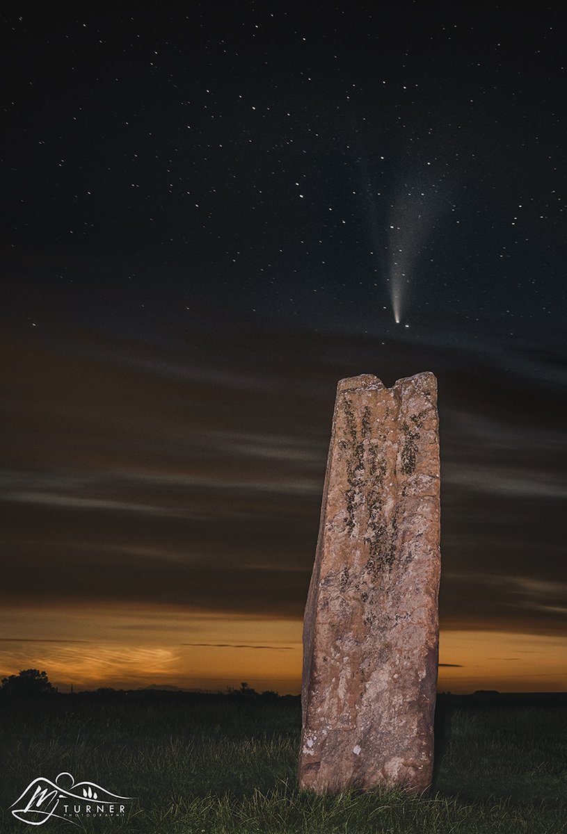 MJTurnerPhoto's tweet photo. Comet Neowise above Long Meg, Eden Valley, Cumbria, UK.
Finally got a chance to photograph the famous comet the other night.......
#cometNEOWISE #neowise #comet #astrophotography #nightphotography #bbcskyatnight #countryfile #thecumbriaguide #cumbriaguide #cumbrialife #longmeg https://t.co/EMLeXMxeVE