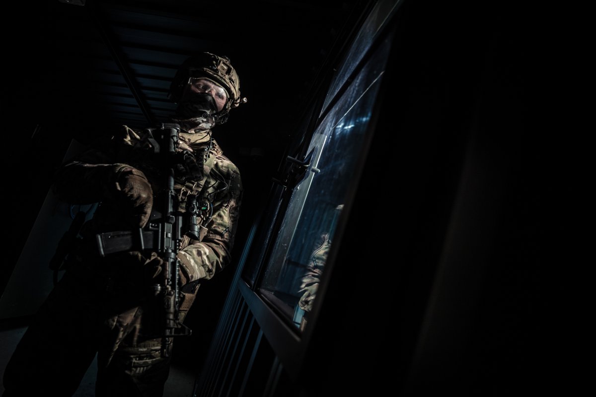 The Vanguard Strike Company is part of #FutureCommandoForce development. 

🗣️@MajGenHolmes: "The Vanguard Strike Company will lead and inform how the Royal Marines and Army Commandos will operate and fight in a dynamic, technological era of warfare."

👉 ow.ly/aMze50ACFdz