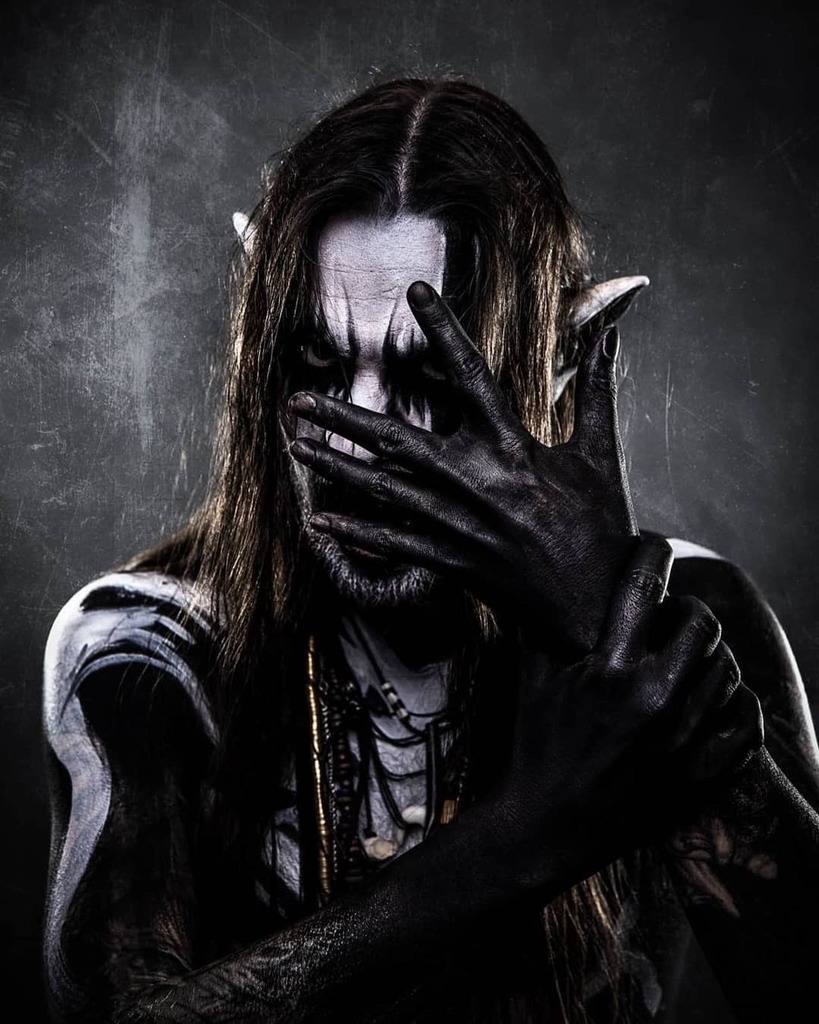 MakingHell's tweet photo. One of the proudest moments in my career🖤
Got to create this look for Vreth vocalist of Finntroll 😱
Model @lillmans 
Photo @routaz 
#bodypainting #makinghell #makeup #mua #finntroll #sfxmakeup #folkmetal #cameleonpaint #cameleonfinland #mehron #makeupart @cameleonfinland https://t.co/VeUvdaMm9E