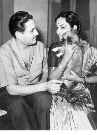  #GeetaDutt's life – the meteoric rise to fame, the exceptional talent, a doomed marriage & her tragic later years, leading up to death at age 41 sounds unbelievable!She's passed on, but, in the words of Oscar Wilde, her art will forever be immortal!Geeta Dutt (1930-1972)END