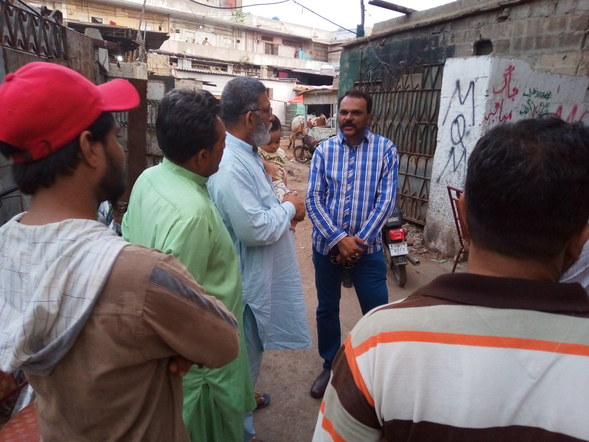 AliSuMiOfficial's tweet photo. 🤲#DistrictSouth Incharge Zubair Bhaiya Or Joint Incharge Mansoor Ghori Bhai Samet Kamran Bhai Ne Liyari Town #Unit31 Ke Sabqa Uc Organizer Irfan Bhai Ke Walid Ke Soyam Main Shirkat Ki Or Fatiha Ki 🤲
#MQMPakistanORC https://t.co/jrQEaDgQEC