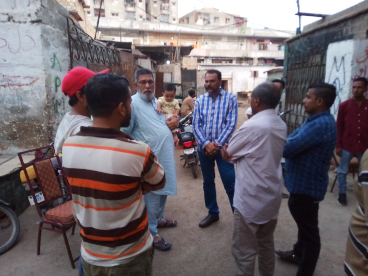 AliSuMiOfficial's tweet photo. 🤲#DistrictSouth Incharge Zubair Bhaiya Or Joint Incharge Mansoor Ghori Bhai Samet Kamran Bhai Ne Liyari Town #Unit31 Ke Sabqa Uc Organizer Irfan Bhai Ke Walid Ke Soyam Main Shirkat Ki Or Fatiha Ki 🤲
#MQMPakistanORC https://t.co/jrQEaDgQEC