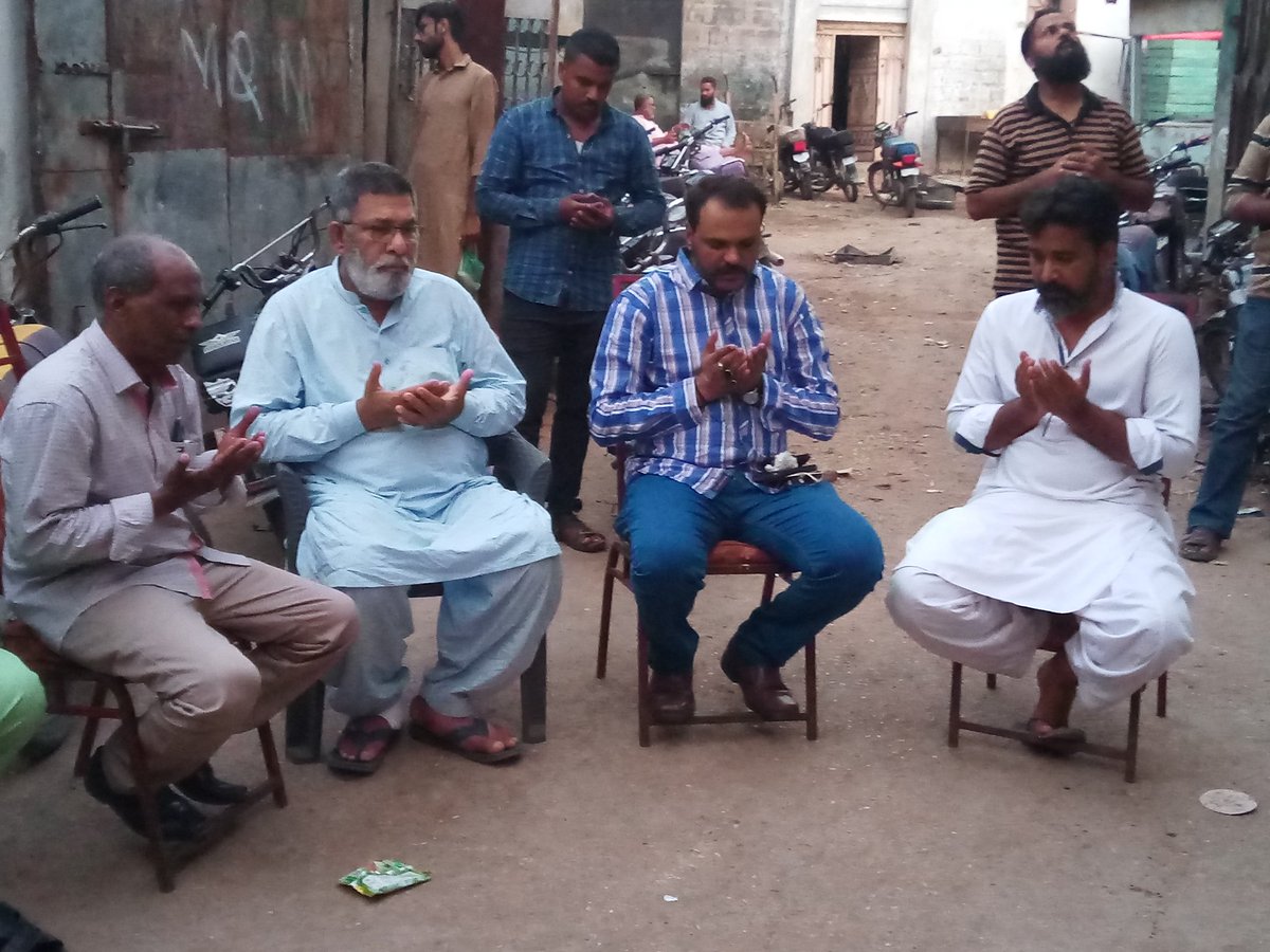 AliSuMiOfficial's tweet photo. 🤲#DistrictSouth Incharge Zubair Bhaiya Or Joint Incharge Mansoor Ghori Bhai Samet Kamran Bhai Ne Liyari Town #Unit31 Ke Sabqa Uc Organizer Irfan Bhai Ke Walid Ke Soyam Main Shirkat Ki Or Fatiha Ki 🤲
#MQMPakistanORC https://t.co/jrQEaDgQEC