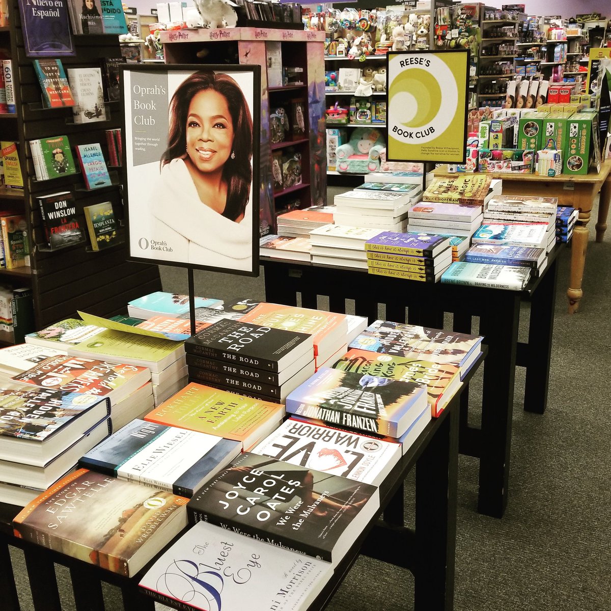 BNCrabtreeMall's tweet photo. Need a good book club pick? Check out recommendations from Oprah  and Reese!  #BNCrabtree #bnbookfun #bookclub #SummerReading https://t.co/LXZKYN8G7A