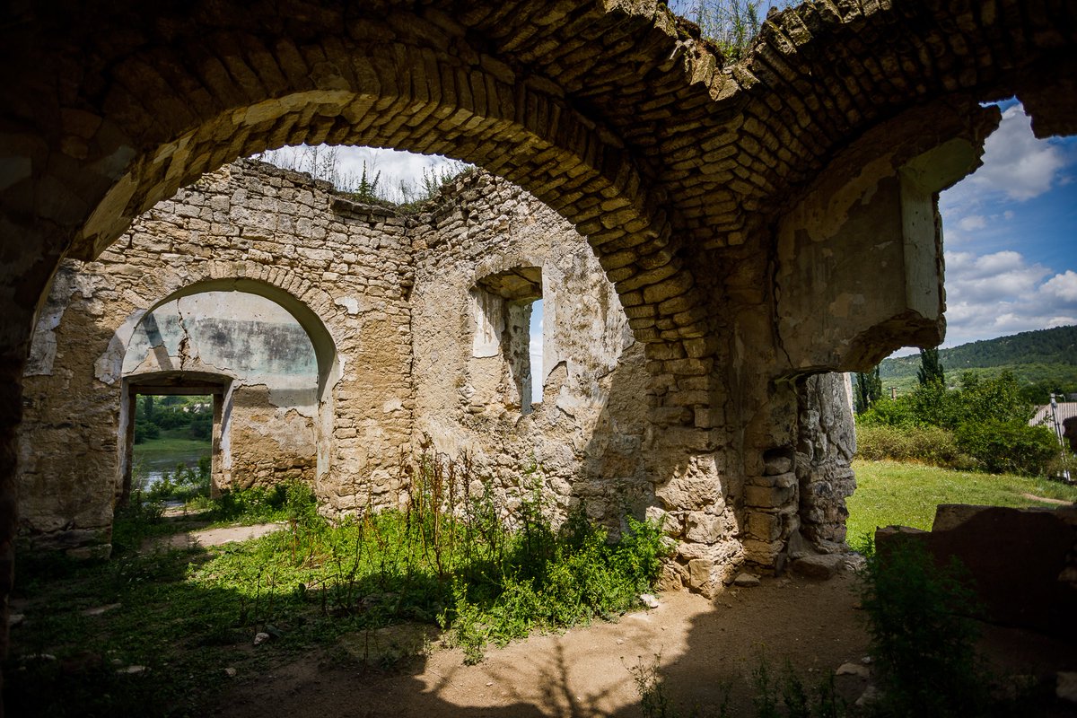 3/16 The ruins of the 15-16 century church of Rascov village - here is another option for restoration of  #culturalheritage. Vote here:  https://bit.ly/2DVvzso&nbsp;