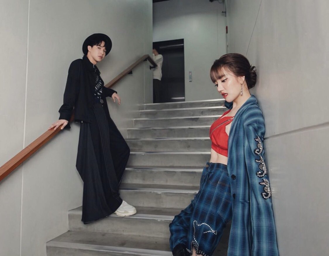 เจอกันเร็วนี้จ่ะ 😏 @ritz_rueangritz 
Cr.ตากล้องคิวทอง <a href="/jantenthousand/">L</a> 😒
ig.น้องแกรนด์ 🙏🏻

รอติดตามชมนะคะ #งานเดอะสตาร์ ลุคนี้เด็กได้เลยจร้าา <a href="/MhorRitz/">Ritz Rueangritz S.</a> 
#ritz_rueangritz