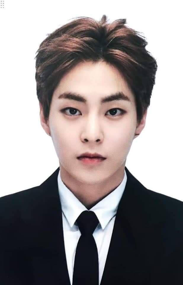 EXO’s education background.A thread.