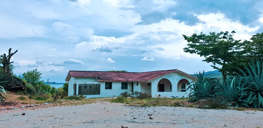 Some of the attractions here include a tour inside the State home that the late President Moi used to go stay at. Hoping that  @Johnlonyangapuo will think about making this a community-owned & ran guest house with a campsite. I am available to consult!