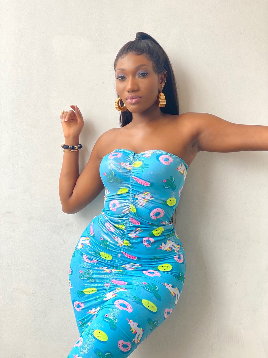 wendyshaygh's tweet photo. Just cos blue looks good on me too 💎
Have a fruitful week 🍑!#SHAYGANG https://t.co/sdPqAhQ9a6