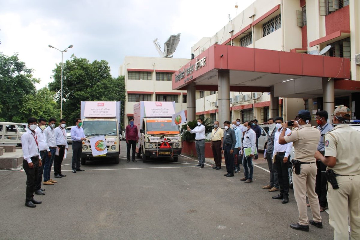 HDFCERGOGIC's tweet photo. #HDFCERGO flagged off #VanCampaign in the district Aurangabad, Maharashtra to spread awareness about #PMFBY Kharif Season 2020. Govt. Officers : DSAO- T.S Mote Sir and Statistic Officer - Balasaheb Joshi were present along with HDFC ERGO representatives.
#FarmersAreNationsPride https://t.co/1wR7t0NpL7
