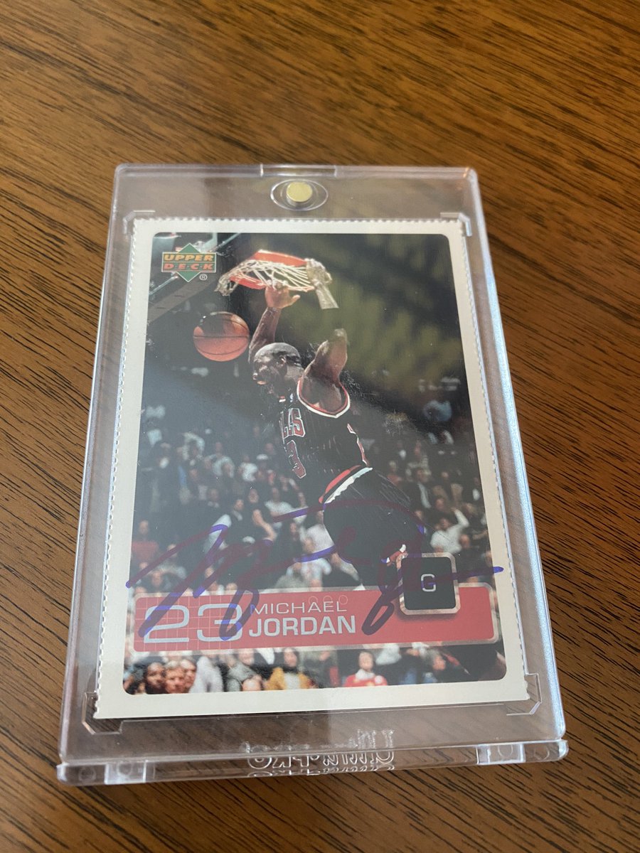 ashleyaviles's tweet photo. @UpperDeckSports any idea how much this would be worth? It’s in mint condition and autographed. https://t.co/CCRJygdz4S